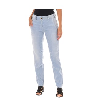 Lange Chino-Hose.
 Farbe blau
 Taille mit Gürtelschlaufen.
 Knopf- und Reißverschluss. auf der Vorderseite.
 Zwei Seitentaschen und eine Minitasche mit dem Markennamen auf dem Aufnäher.
 Zwei Fake-Taschen auf der Rückseite.
 Schmal geschnittener Saum.
 Passende Nähte.

 Zusammensetzung:
 - 59% Leinen - 41% Baumwolle.

 Waschanleitung:
 - Maximal bei 40ºC waschen.
 - Bügeln bei mittlerer Temperatur. max. 110ºC.
 - Lässt Sie einen Trockner benutzen.
 - Keine Bleichmittel verwenden.
 - Kann nicht chemisch gereinigt werden.

 Zusammensetzung: 59% Leinen - 41% Baumwolle.
 Pflege:
- Maximal bei 40ºC waschen.
 - Bügeln bei mittlerer Temperatur. max. 110ºC.
 - Erlaubt die Verwendung eines Trockners.
 - Kein Bleichmittel verwenden.
 - Kann nicht chemisch gereinigt werden.