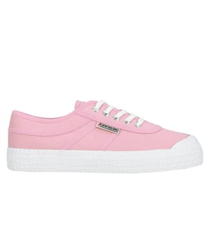 Siente el confort con cada pisada con las nuevas zapatillas de lona Original. Ahora con una nueva suela 3,2 cm y una doble plantilla interior, las Original son producto llamativo y cómodo. La zapatilla es un símbolo de originalidad y es el perfecto favorito de todos los tiempos. La gran selección de colores te permite explorar tu propio estilo personal... ¿a qué esperas?