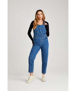 Our Mid Blue Traditional Long Dungaree is perfect for transitioning into the new season. Featuring front and back pockets, straight leg dungaree deserves a place in every wardrobe. Model is 5'9 and is wearing a size 10.