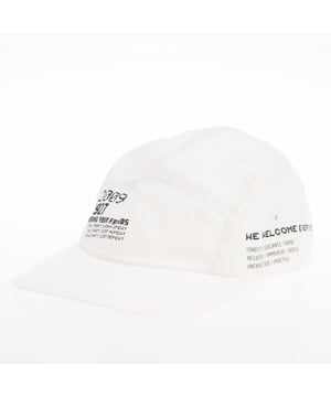 Lacoste Minecraft Nylon Cap in wit.- Koord aan de achterkant.- Matte en glanzende Lacoste en Minecraft prints.- Tone-on-tone siliconen krokodil op de rug.- Verantwoorde en waterbestendige stoffen.- Ademende oogjes.- 100% Polyester.- Ref: RK6245001