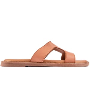 The Sole Noor Slides Are A Summer Staple Not To Be Missed. Simple And Naturally Stylish, These Tan Leather Slides Have An Aesthetic Silhouette And Comfortable Leather Footbed For All-day Comfy Wear And Stylish Looks.
