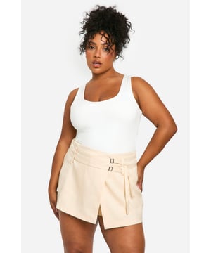 boohoo PlusYou&rsquo;ll find full on fashion for the fuller figure with the boohoo Plus range. Delivering directional designs for UK sizes 16 to 24, this ultra-flattering collection combines perfectly proportioned fits with statement styles so that you can stay on top of this season&rsquo;s trends.