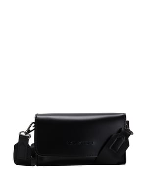 This multipurpose bag is the perfect go-to for any look. Use as a shoulder bag, crossbody or take the straps off and use as a clutch. Made using smooth PU leather and finished with gunmetal hardware with a press-stud fastening flap over opening. Features: , Smooth PU leather, Flapover opening, Secure press-stud flap fastening, Gunmetal hardware, Adjustable / removeable shoulder strap, Reap slip pocket Style Ref: 84308 BLACK