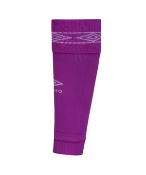 95% Polyamid, 5% Elastan. Marke: Umbro. Design: Logo, Unifarben. Knöchel mit Gummizug, wendbar. Wadenmitte. Bündchen: gerippt. Bündchen zum Umklappen.