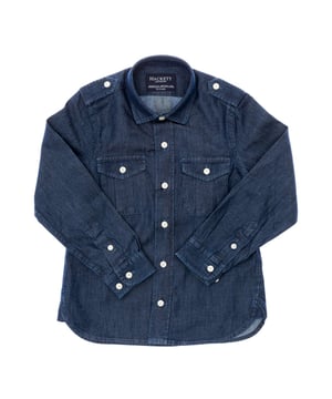 Denim overhemd met lange mouwen.
 Kraag met kapel.
 Knoopsluiting aan de voorkant.
 Twee zakken met klep en knoopsluiting bovenaan.
 Mouwen met knoopsluiting.
 Naden in toon zichtbaar.
 Samenstelling: 100% katoen
 Onderhoud:
Machinewas maximaal 30ºC.
 - Geen bleekmiddel gebruiken.
 - Niet strijken.
 - Ondersteunt stomen.
 - Geen droger gebruiken.