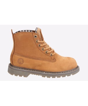 A tough Goodyear Welted leather safety boot with toe protection to 200J and penetration protection to 1100N.
- Impact and compression resistant toe cap- Penetration resistance to 1100 Newtons- Slip resistance SRA - Resistance against slipping on ceramic surfaces covered with water and cleaning products