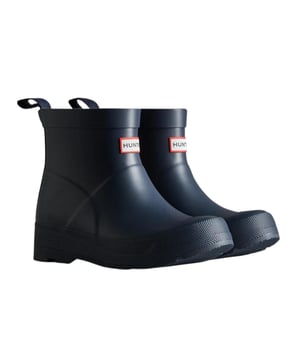 When it pours, adventures can continue with the Big Kids Play Boot. A reimagination for kids of the best-selling adult Play Boot, this boot is just as waterproof, lightweight and easy to wear. Crafted from natural rubber with a recycled polyester lining and a flat sole for maximum comfort, they feature a pull tab at the back for easy wearability on every journey. We recommend that all Hunter boots be worn with socks to protect the wearer's skin from contact with rubber.