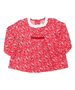 Blusa de manga larga Neck and Neck.
Cuello redondo.
Cierre de botones en la parte trasera.
Puño con acabado elástico.
Costuras vistas a tono.
 Composición: 100% Algodón.
 Cuidados:
Instrucciones de lavado:
- Lavar a temperatura máxima 30ºC.
- No usar lejía.
- Planchar a temperatura baja.
- Admite limpieza en seco.
- No usar secadora.