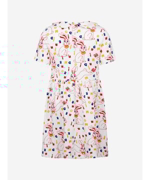 Introduce style and grace to your girl's wardrobe with the Mini Rodini's 'Girls Dress'. This designer dress exudes luxury and comfort, perfect for any girl's day out. Take a look at its amazing features: Exceptional Design: The dress flaunts a unique and chic pattern that adds a splash of fashion-forward elegance, making it the ultimate style statement for your little one. Premium Comfort: Made from top-notch luxurious fabric, this dress promises maximum comfort. It enables your girl to enjoy her daily activities with ease. Elevate Style: Revamp your girl's wardrobe with the stylish Mini Rodini's 'Girls Dress'. Secure your order now and let your child bask in the glory of sophistication and style!