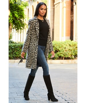 It's leopard print - need we say more?
Classic cut with notch lapels
Crafted from a cosy wool mix
Pockets, because everything is better with pockets
Leopard print is a neutral - wear it with everything
