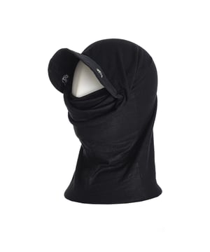 El tubular con visera multifuncional BUFF reinventado: materiales reciclados, protección solar, ultra elástico, sin costuras.
Tecnología Ultra-Stretch: Ajuste elástico en 4 direcciones.
Espíritu eco, diseño BUFF y tecnología avanzada para deporte o el día a día.
 Medidas: 50 cm
 Composición: 95% Poliéster, 5% Elastano
 Cuidados:
Lavar a mano.
-No utilizar lejía.
-No permite el uso de secadora.
-No lavar en seco.