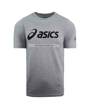 Add a cult piece to your weekend or workout wardrobe with this men's SPORT LOGO TEE from ASICS. Available in a comfortable and classic fit, its round neck and short sleeves make it easy to coordinate with your favorite sports outfit or with jeans for a casual style.

This t-shirt stands out with its one-color ASICS logo printed on the center of the chest. And, thanks to the soft cotton fabric, it's as comfortable as it looks.