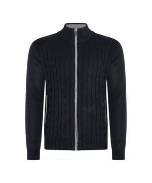 Chaqueta de punto Cappuccino Italia para hombre. El Cable Cardigan está hecho de 100% poliéster y tiene un corte regular.  Marca: Cappuccino ItaliaNombre del modelo: Cable CardiganCategoría: Chaqueta de punto para hombreComponentes: poliésterColor: azul marino