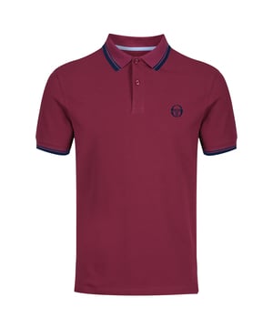 Wil je je "fashion edge" laten zien als de temperaturen dalen? Laat dat niet het geval zijn. Kijk dan eens naar deze polo van Sergio Tacchini. Geborduurd merk op de borst met een nauwsluitende ribboord aan de kraag en mouwen, een knoopsluiting met 2 knopen en een rechte splitzoom. Doorgestikt ribmotief op de rug. 100% katoen in een piqué polo met korte mouwen.


Let op: dit is een kleine maat
