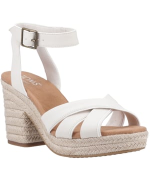 De Majorca is nu in een nieuw jasje gestoken met blokhakken van gevlochten mandjes omwikkeld met jute en een vernieuwd, comfortabel platform met het natuurlijke bovenwerk waar je zo van houdt. Platform sandalen voor dames hebben er nog nooit zo goed uitgezien.