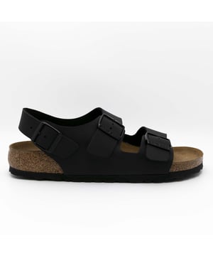 Especificaciones: Sandalia en ecopiel con plantilla anatómica, doble hebilla y suela estrecha. Ideal para ocio. Corte: Ecopiel Cordón: Cordón plano Tipo de suela: Suela antideslizante Numerada: UK