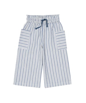 These stylish culottes are perfect for little ones that love to keep up to date with the latest trends. Featuring our gorgeous woven haven stripe fabric and an elasticated waist, these culottes combine style and comfort perfectly.
