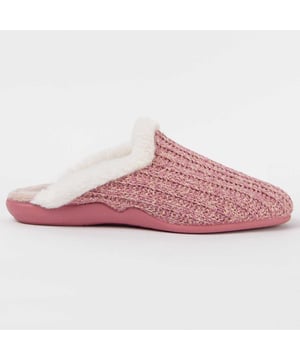 Hecho en España. Zapatilla de casa para mujer. Calce cómodo. Fabricada en materiales veganos. Fabricado por otras marcas para nuestra marca.