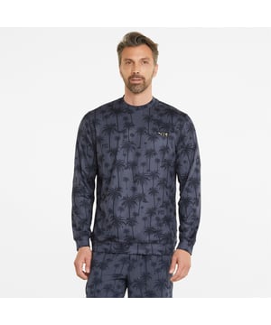 El suéter marino de hombres PUMA X PTC Palm Tree Crew Men's Men es probablemente una pieza informal elegante y cómoda que representa la colaboración entre Puma y PTC (tripulación de palmera). Este suéter está diseñado para ofrecer moda y funcionalidad, por lo que es una adición versátil a su guardarropa.

Características clave:

TELA: El suéter probablemente esté hecho de una tela suave y acogedora, que proporciona calidez y comodidad durante el clima más fresco.

Diseño: como parte de la colaboración con PUMA y PTC, el suéter podría presentar elementos de diseño únicos, posiblemente exhibiendo logotipos, gráficos o patrones inspirados en las dos marcas.

Color: el suéter probablemente esté en un color clásico de la marina, que ofrece un aspecto atemporal y versátil adecuado para varias ocasiones.

Cuello de la tripulación: el suéter presenta un diseño de cuello de la tripulación, que proporciona un escote clásico y limpio que complementa una amplia gama de atuendos.

Ajuste: PUMA ofrece varias opciones de ajuste para que sus suéteres se adapten a diferentes tipos y preferencias de cuerpo. Puede elegir entre un ajuste regular para una silueta cómoda y relajada o un aspecto más ajustado para una apariencia moderna y elegante.

Versatilidad: el suéter azul marino es una prenda versátil que se puede vestir fácilmente hacia arriba o hacia abajo. Se puede combinar con jeans o chinos para un aspecto informal o usado con pantalones para un estilo más pulido.

Calidad y durabilidad: Puma es conocido por producir ropa de alta calidad, y este suéter es probable que no sea una excepción, ofreciendo durabilidad y desgaste duradero.

Detalles del logotipo: el suéter puede incluir la marca PUMA y PTC, que muestra la colaboración entre las dos marcas y agregando un toque de estilo.