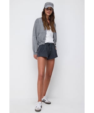 Nomatter-What bietet eine Kollektion für starke, einzigartige und stilbewusste Frauen. Hochwertige Stoffe und moderne Designs vereinen Komfort und Eleganz für jeden Anlass. Ob Alltag oder besondere Events – unsere Liebe zum Detail macht den Unterschied. Entdecken Sie zeitlose Ästhetik mit femininen Akzenten und heben Sie Ihren Stil auf ein neues Level. Mit "Nomatter-What" finden Sie die perfekte Kombination aus Ausdrucksstärke und Eleganz.