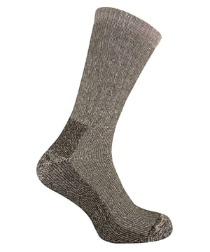 Genießen Sie die freie Natur in Wärme, Komfort und sogar Stil mit unseren ganz eigenen Damen Wolle Wandersocken. Reizbare Füße können jede Wanderung Erfahrung ruinieren, ob Sie Blasen oder kalte Füße haben, aber mit diesen Wolle reichen Wandersocken werden Sie nicht so etwas erleben. Erstens haben diese Socken eine verstärkte Ferse und Spitze und auch ein Frottee-Polster-Futter, das Ihren Füßen zusätzlichen Schutz bietet, wenn Sie auf unwegsames Gelände treten. Eine feine Zehennaht trägt ebenfalls zu dem hohen Komfort bei, den diese Socken Ihren Füßen den ganzen Tag über bieten. Antimikrobielle Technologien sind ebenfalls in die Socken eingearbeitet, um Schweißfüße zu verhindern und so das Risiko von Blasenbildung und geruchsverursachenden Bakterien an den Füßen zu verringern. Außerdem haben diese Socken einen Wollanteil von 60 %, um Ihre Füße den ganzen Tag über warm zu halten - sicherlich ideal für winterliche Bedingungen. Unsere Herren-Woll-Wandersocken sind eine Größe 6-11 UK mit 4 modernen Farben zur Auswahl, einschließlich Babyrosa, Himmelblau, Hellbraun und Flieder.