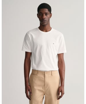 Featuring a small-scale shield graphic embroidered at the chest, this T-shirt is crafted from cotton with a fine rib at the neckline for ultimate comfort. An essential part of any ensemble, wear it under your favorite knitwear, outerwear or paired with jeans, chinos, and shorts alike.
Regular fit  Crew neck  GANT graphic embroidered at chest
&nbsp;
2003184
&nbsp;