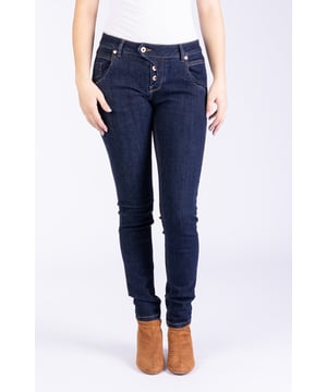 Die Raw-Denim-Ausführung unserer Manie mit der besonderen Knopfleiste. Natürlich als Skinny.
