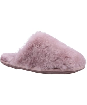 Inspired by cosy country cottages and village home comforts of the Cotswold Hills, Salperton is a premium slipper with luxurious double faced sheepskin uppers and gentle rubber outsole for ultimate comfort.