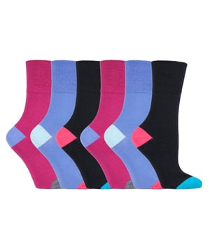 Met een speciaal ontworpen honingraat-bovenkant zijn Sokkenhop zachte Gentle Grip®-sokken comfortabeler gemaakt voor alle dragers, maar vooral als u last heeft van problemen met de bloedsomloop of gezwollen benen, enkels en voeten. Deze collectie ontwerpen ziet er net zo goed uit als ze voelen, gemaakt van zacht, comfortabel katoenrijk garen. houd je voeten geurvrij met platte naden voor extra draagbaarheid Alle SockShop Gentle Grip®-sokken zijn gemaakt om je benen te verzorgen, ze vormen zich comfortabel naar hun natuurlijke contouren zonder een van die lelijke, irriterende en jeukende vernauwingsringen achter te laten . Dit zijn echt de sokken voor iedereen die niet van strakke bovenkants houdt. Gentle Grip bovenkants die niet naar beneden vallen bij slijtage en ook ideaal zijn voor diabetischei!