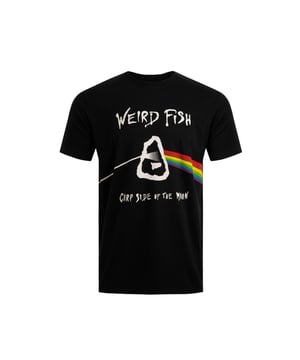 100% Katoen. Ontwerp: Logo, Gedrukt, Tekst. Hals: Crew Neck. Mouwtype: Korte mouwen. Pasvorm: Relaxed model. S: 37 in. M: 40 in. L: 43 in. XL: 46 in. XXL: 49 in. 3XL: 52 in. 4XL: 55 in. 5XL: 58 in.