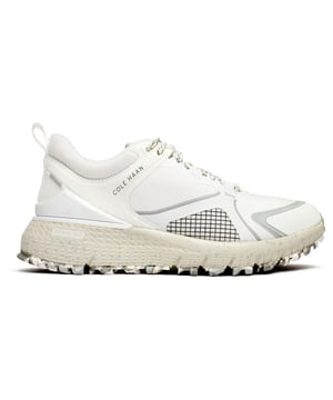 Zapatillas blancas para mujer Cole Haan ZeroGrand Overtake, fabricadas en piel y suela de goma. Cuentan con: resistente al agua, tira en el talón, suela Grand 360 y plantilla confort.