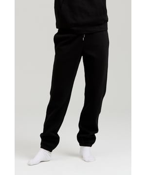 Diese bequemen Jogginghosen von TeeShoppen sind perfekt für Gemütlichkeit und Entspannung. Wenn Sie den Komfort nicht dem Stil opfern wollen, dann sind diese weichen Jogginghosen perfekt für Sie. Jogginghosen können problemlos auch außerhalb des Hauses getragen werden. Hier sehen Sie eine Hose in der Farbe Schwarz.

Welche Größe hat die Hose? Die Hosen können in 6 verschiedenen Größen ausgewählt werden. Siehe und wählen Sie die Größe unter "Größe". Die Größen sind für Männer angepasst.

Über TeeShoppen: Bei TeeShoppen glauben wir nicht immer, dass Preis und Qualität Hand in Hand gehen, und wir wollen das beweisen. Mit unserem Sortiment möchten wir Ihnen die Möglichkeit geben, Ihre Garderobe mit einfachen und modernen Kleidungsstücken zu ergänzen. Und sie ist nicht langweilig, nur weil sie einfach ist. Unsere Kleidungsstücke sind so konzipiert, dass sie für eine Vielzahl von Anlässen geeignet sind und gleichzeitig aus hochwertigen Materialien hergestellt werden, die einen hohen Tragekomfort gewährleisten. Wünschen Sie sich einen zeitlosen Anbieter von Mode für Männer und Frauen? Bei TeeShoppen zahlen Sie nicht für teure Marken und Kosten - nur für Qualität und Service. Und natürlich erweitern wir unser Sortiment ständig im Einklang mit der Mode, so dass Sie bei uns immer eine moderne Basic-Kleidung finden können.