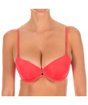 Sujetador Calvin Klein.
Color Salmon. 
Copas preformadas con relleno y con aros.
Detalle de tiras cruzadas, en el frontal de las copas.
Estampado del nombre de la firma, en el lateral inferior. 
Tirantes finos elásticos y ajustables. 
Laterales elásticos.
Cierre de corchetes en la espalda, tres posiciones.
Grabado del nombre de la firma, en el cierre trasero. 
Costuras vistas  tono.

Composición:  70% Nylon. - 30% Elastano.

Instrucciones de lavado:
- Lavar máximo a 40ºC.
- Planchar a media temperatura, máx. 110ºC.
- No permite usar secadora.
- No usar lejía.
- No admite el  lavado en seco.

Equivalencia de tallas:

UK FR EU IT
30 80 65 30
32 85 70 32
34 90 75 34
36 95 80 36
38 100 85 38