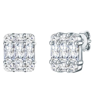 Do you love trendy geometric jewelry designs, but are reluctant to do without glamor? Then these glittering earrings of the 1934 label are a must-have for their jewelry box! The dainty plugs made of 925 sterling silver wear a square ensemble of different sizes of zirconia crystals in a simple frame. The facets of the precise emerald and brilliant grinding transform the light into a fascinating sparkle and high-quality rhodiuming protects the polished surface of plugs and socket from starting. The accessories can be combined in many ways and are an eye -catcher on the earlobe.