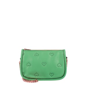 Deze gestructureerde crossbodytas is met precisie vervaardigd en heeft een gestructureerd oppervlak versierd met symbolen in reliëf, zoals harten. De gebogen onderkant wordt vastgezet door een ritssluiting langs de bovenrand. Contrasterende hardware voegt een vleugje verfijning toe aan dit compacte ontwerp, perfect om kleine benodigdheden in stijl mee te nemen.  Kleine tas