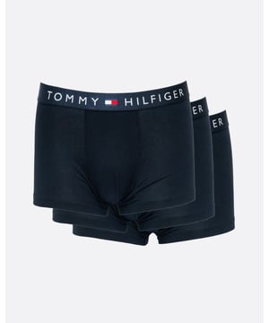 These trunks are made from pure cotton with added stretch for easy movement and come in a handy three-pack.
 
Highlights
• Stretch cotton
• 3-pack
• Tommy Hilfiger logo elasticated waistband
• Tommy Hilfiger branding
 
Shape & fit
• Trunks
 
Composition & care
• 95% transitional cotton, 5% elastane
 
UM0UM03180