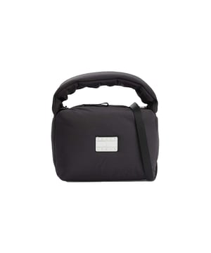 Schultertasche Tommy Jeans Badge Damen Schwarz Nylon. Authentisches Taschen-Accessoire der Marke Tommy Jeans - Streetwear/Sportswear-Design von Tommy Jeans - Tommy Jeans für Damen, ideal für den Alltag - schwarze Schultertasche von Tommy Jeans, die sich perfekt mit dem Rest Ihrer Garderobe kombinieren lässt - bequemer Nylon-Material - klassisch - Badge -