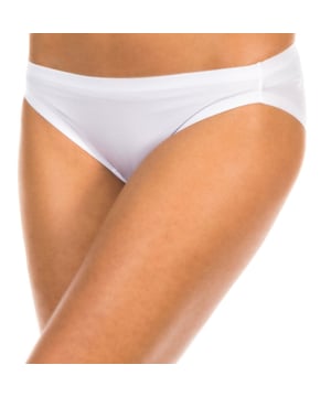 Braguita bikini Maidenform.
Color blanco.
Sin costuras.
Contornos planos, efecto invisible bajo la ropa.
Costuras vistas a tono.

Composición:
- 81% Nylon.
- 19% Elastano.

Cuidados:
- Lavar a mano.
- No usar lejía.
- No usar secadora.
- No planchar.
- No lavar en seco.