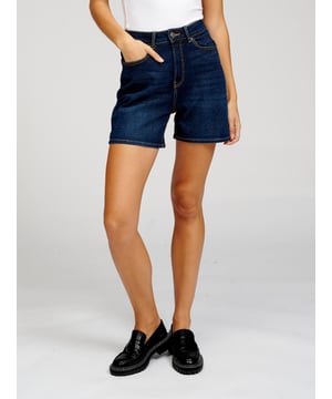 pantalones cortos de mezclilla de Teeshoppen  
 En Teeshoppen, puede obtener un par de pantalones cortos cómodos. Si está buscando pantalones cortos elegantes y cómodos para su guardarropa de verano, estos son perfectos para usted. Estos grandes pantalones cortos de Teeshoppen lo mantendrán inteligente y de moda durante todo el verano. Aquí, puedes ver los pantalones cortos en azul. 
 
  ¿Qué tamaño son los pantalones cortos?  
 Los pantalones cortos están disponibles en 7 tamaños diferentes. Puede ver y elegir el tamaño en "tamaño". Los tamaños están adaptados para mujeres.