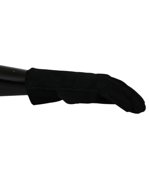 Brandneu mit Tags.
  Hergestellt aus 100% echtem Leder.
  Entwickelt fur Manner.
  Elegante schwarze Farbe.
  Logo-Detail.
  Hergestellt in Italien.