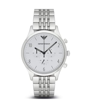 Emporio Armani Herrenuhr AR1879. Das Kraftpaket Emporio Armani ist ein gehobenes Label, das für junge, denkende Erwachsene entworfen wurde. Es gibt zahlreiche wunderbare Dinge an den Emporio Armani-Uhren, da Emporio Armani eine weltbekannte Marke darstellt, da diese Marke ein Symbol für Stil, Qualität und Mode ist. Kommen Sie pünktlich an mit dieser klassischen Uhr von Emporio Armani. 43 mm Breite