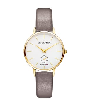 This wristwatch in a classic design is not only noble and timeless, but can also be combined with any outfit. With a size of 34mm, this ladies' watch is one of the more discreet variants from the Metropolitan collection. With its matte white dial and rose gold mesh strap, it is the perfect companion for both day and evening. The watch strap is easily interchangeable with other 14mm straps, allowing you to customize the watch to suit your personal look. The small second movement on the dial is not only a symbol of style, but also lets you know the time accurately at all times. The rose-gold metal case perfects the timeless chic in a special way. The likewise rose-gold clasp with a simple click system can be opened and closed quickly and easily. Case diameter: 34mm, Case thickness: 8mm, Watch strap length: 190mm, Watch strap width: 14mm