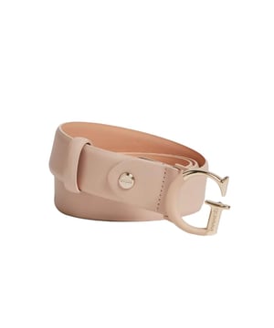 Guess Classic Gürtel mit goldenem Logo für Damen in Rosa aus Polyurethan. Authentisches Accessoire der Marke Guess - Design im Streetwear/Sportswear-Stil von Guess - Guess für modebewusste Frauen, perfekt für den Alltag - Der rosa Guess Gürtel passt perfekt zu Ihrer restlichen Garderobe - Bequemes Material aus Polyurethan - klassisch - Klassisches goldenes Logo -