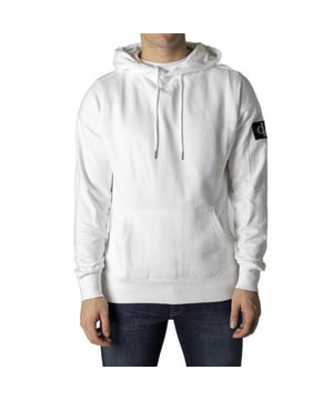Marca: Calvin Klein Jeans  
Género: Hombres  
Tipo: Sudaderas  
Temporada: Otoño/Invierno  

DETALLES DEL PRODUCTO  
• Color: blanco  
• Patrón: liso  
• Cierre: fácil de poner  
• Mangas: largas  
• Escote: cuello redondo  

COMPOSICIÓN Y MATERIAL  
• Composición: 100% algodón  
• Lavado: lavado a máquina a 30°