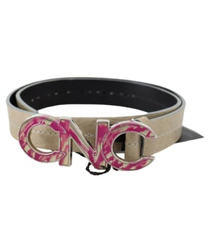 Marca: C'N'C' Costume National.
  Estado: A estrenar con etiquetas.
  Material: 100% cuero.
  Diseno: Logotipo de letras rosas.
  Cierre: Hebilla.
  Patron: Solido.
  Color: Beige.
  Fabricado en Italia.
  Detalles del logotipo.