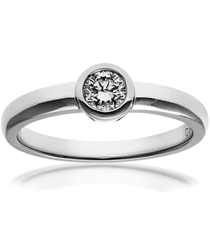 18K (750) witgoud: 2,8 gram; # Diamant: 0,25 ct