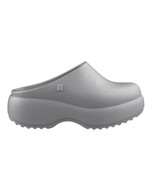 Look and feel the best on long walks with the Melissa Free Clog Platform! The EVA upper ensures a comfortable and secure fit, and the non-slip sole will have the back in every scenario. Embrace the creativity while creating outfits and include a high dose of color, textures, and fabrics while you're at it!