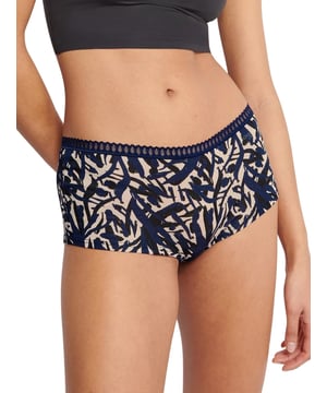 Sloggi GO Crush Short. Mid rise short style brief with a double layer crotch and light, comfortable fabric. 3 Pack. Product is made of 95% Organic Cotton, 5% Elastane and is machine washable.