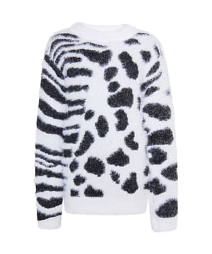 Mit einem wilden Mix aus Leo und Zebra gehst Du mit dem myMo KIDS Pullover auf Herbst-Winter-Safari. Der weiche, gebürstete Strick trägt sich super angenehm und lässt sich ganz einfach mit Jeans kombinieren. Der lockere Fit mit abschließenden Rippbündchen wird garantiert der Favorit im Kleiderschrank.  Strickpullover