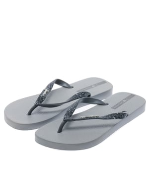 Womens Ipanema Duna Animal Flip Flops in grey.- 100% recyclable and vegan.- Slip on fastening.- Leopard print straps.- Golden Ipanema logo.- Flexpand  super durable and comfortable.- Synthetic sole.- Ref: 83443AJ642
